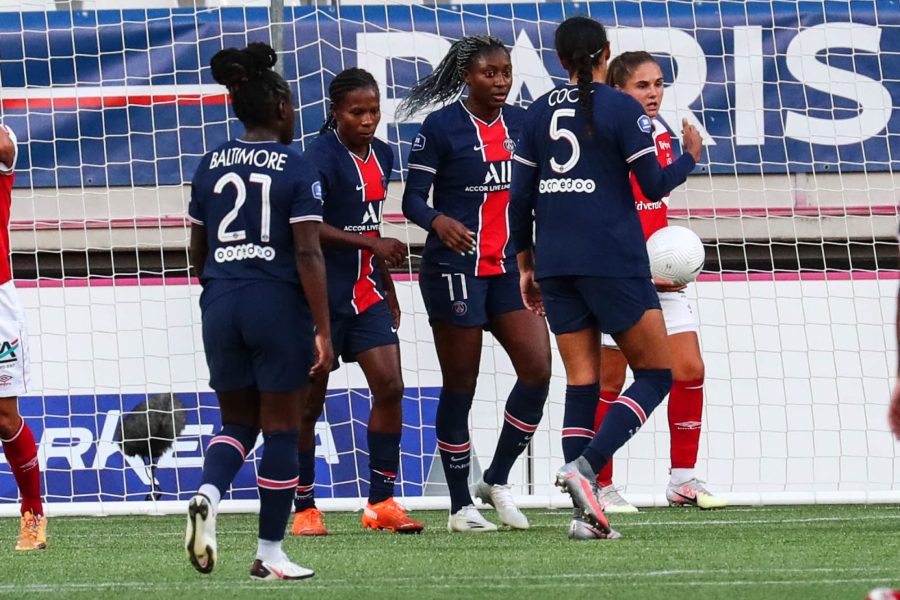 Le PSG remporte largement le derby face au Paris FC et reste en tête de la D1