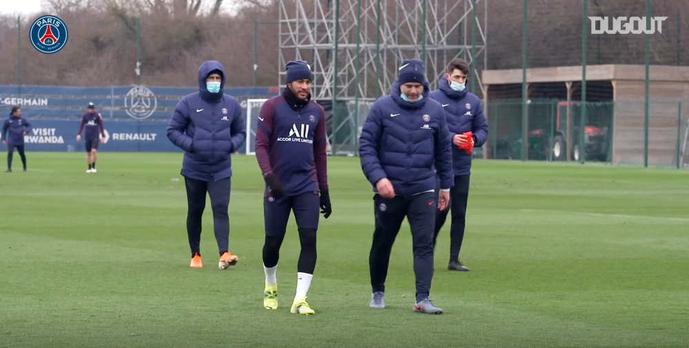 Retrouvez des extraits de l'entraînement de Neymar avec le PSG ce lundi