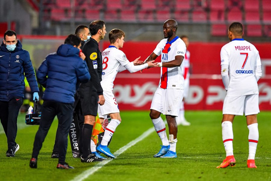 Edouard Michut a eu le droit à son bizutage après la victoire du PSG contre Dijon