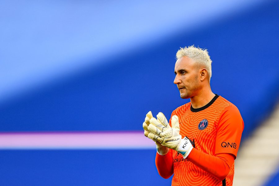 Navas a « songé à un départ » du PSG, mais est « prêt à défendre sa place » selon L'Equipe