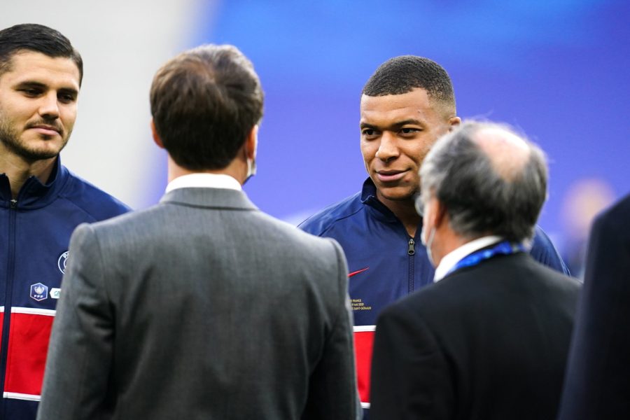 Emmanuel Macron évoque Mbappé « C'est important qu'il reste pour le PSG et la Ligue 1 »