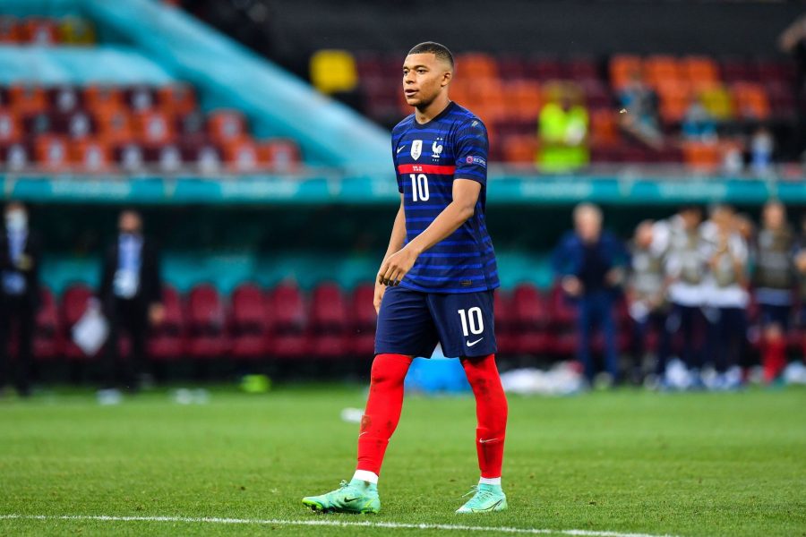 Mbappé refuse de participer à la séance photos de l'Equipe de France !