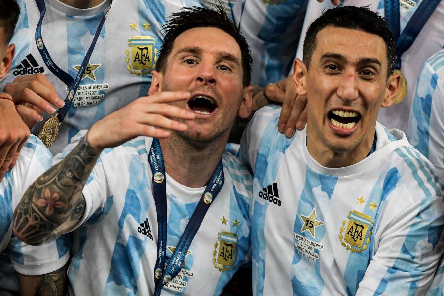 Messi a eu "la souche la plus dure" du Covid et Di Maria sera capitaine, annonce Scaloni