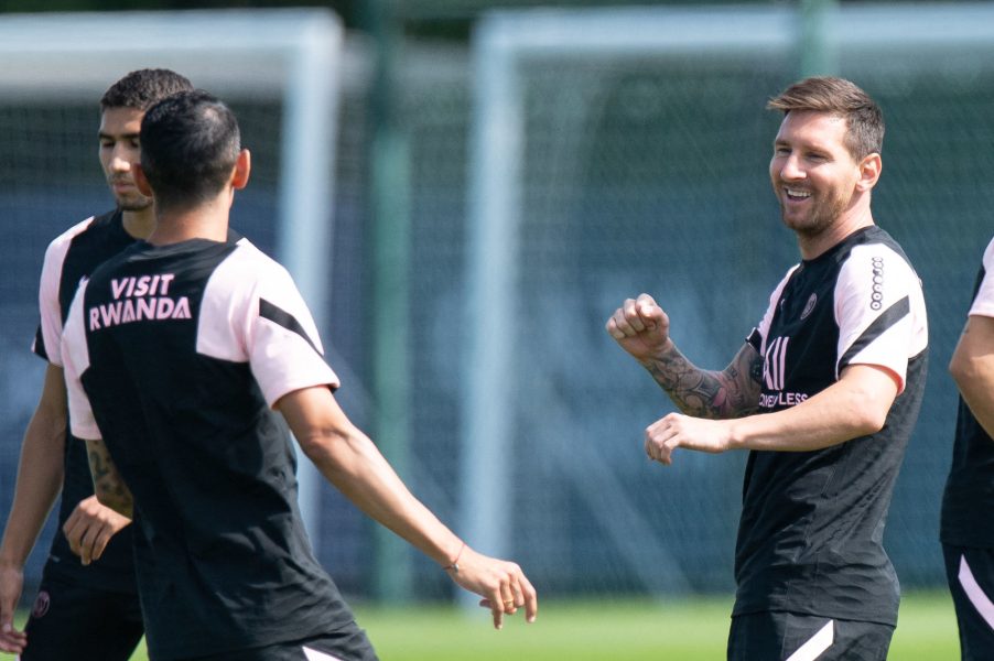 Messi devrait attendre Reims/PSG pour son premier match, indique Olé