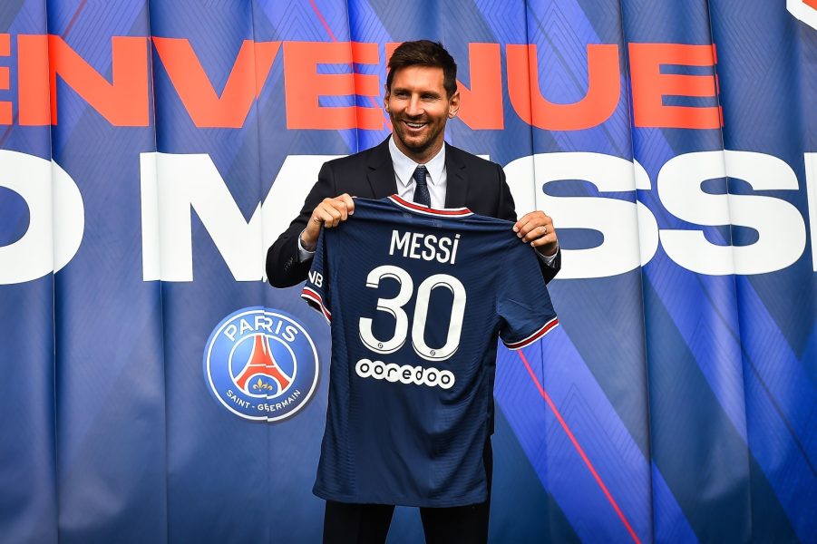 Ronaldinho heureux de voir son ami Messi «porter ce maillot» du PSG