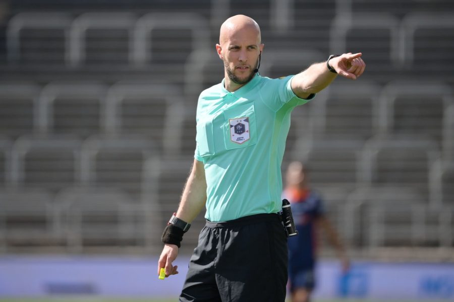 Clermont/PSG - Wattellier arbitre du match, peu de cartons d'habitude