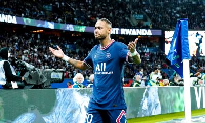 Beye répond aux critiques autour de Neymar "il a décidé d'être comme ça"  