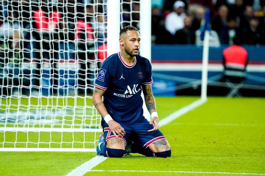 Neymar «est dans une période de sa vie où il doute un petit peu», analyse Jallet