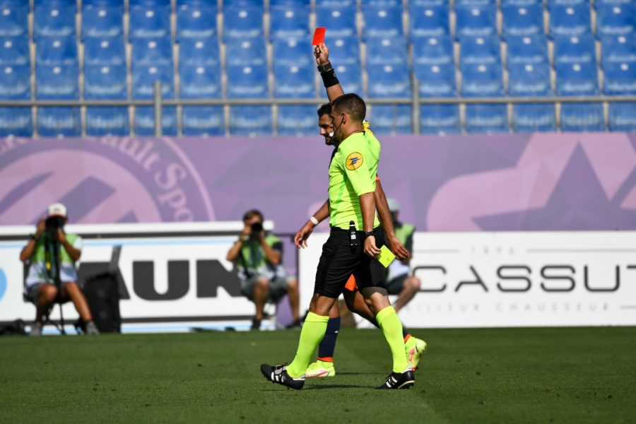 OM/PSG - Bastien arbitre du match, beaucoup de jaunes mais peu de rouges