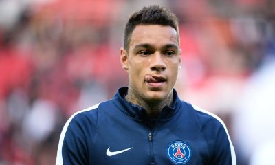 Van der Wiel explique qu'au PSG il en "avait marre du football"