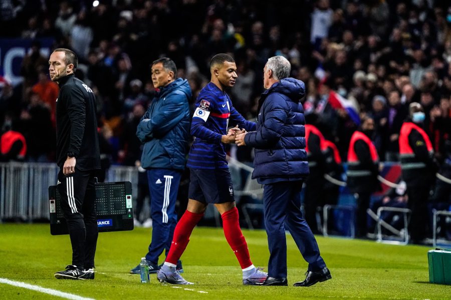 Deschamps dément avoir conseillé à Mbappé de quitter la Ligue 1  