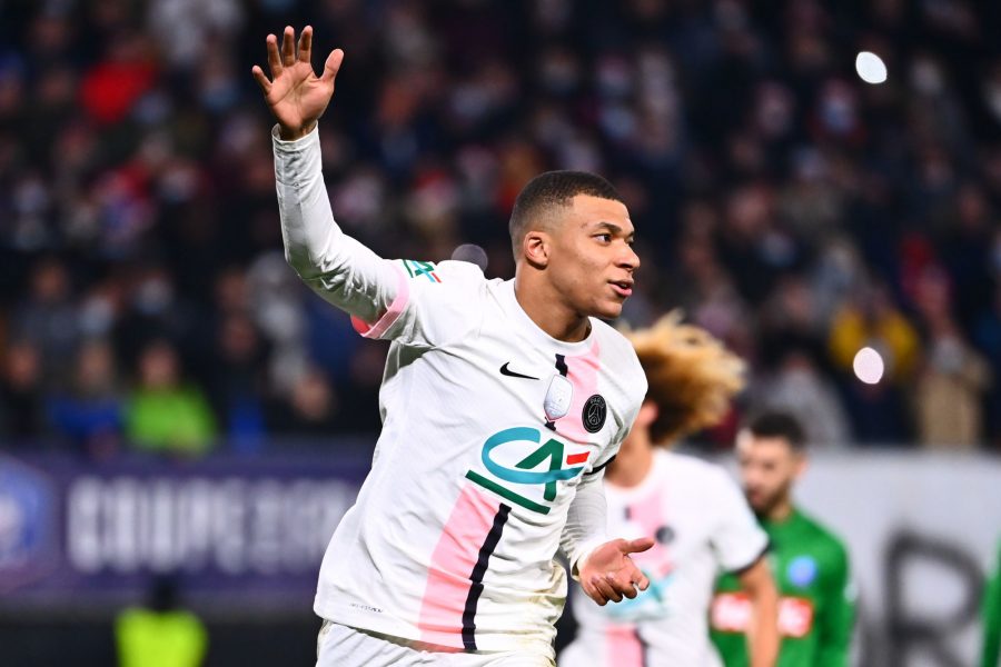 Sanfourche s'enflamme pour Mbappé et ses "chiffres qui sont délirants"