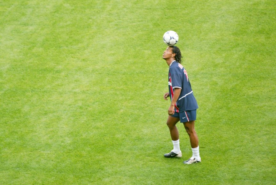 Ronaldinho «le joueur le plus magique que j’ai vu dans l’histoire», assure Ramos