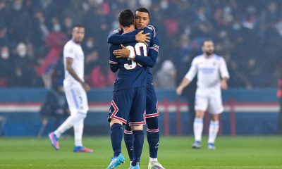 Fabregas défend Messi et évoque la "bête" Mbappé