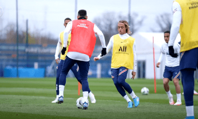 Retrouvez des extraits de l'entraînement de Neymar mardi, avec le groupe et Wijnaldum