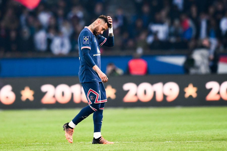 PSG/Lens (1-1) - Neymar agacé, il tacle les supporters sur les sifflets