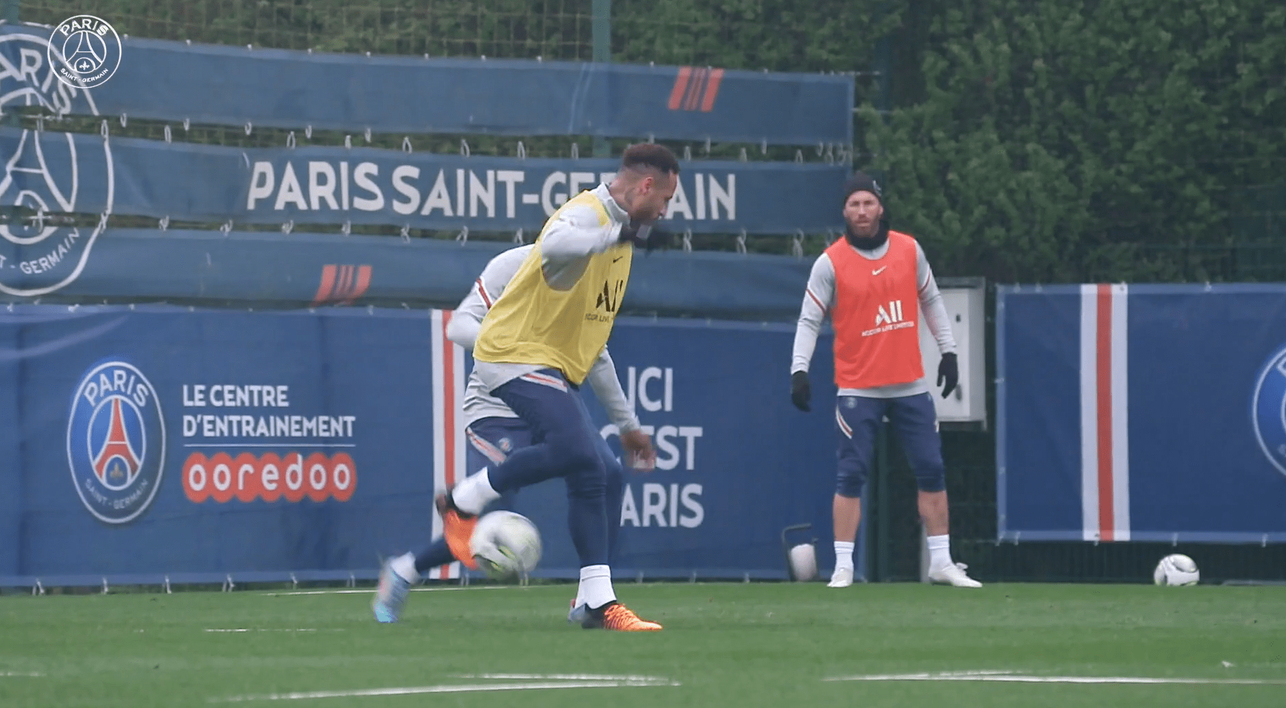 Revivez des extraits de l'entraînement auprès de Neymar et Ramos