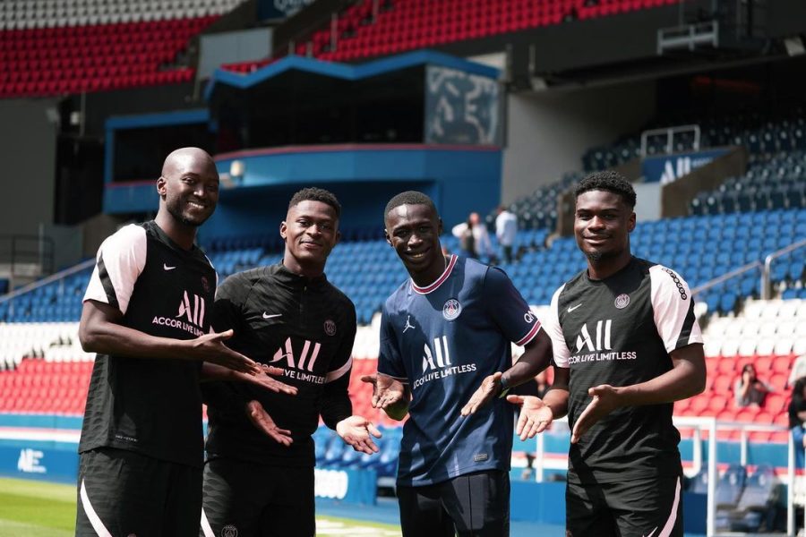 Les images du PSG ce jeudi: Entraînement et fête au Parc des Princes