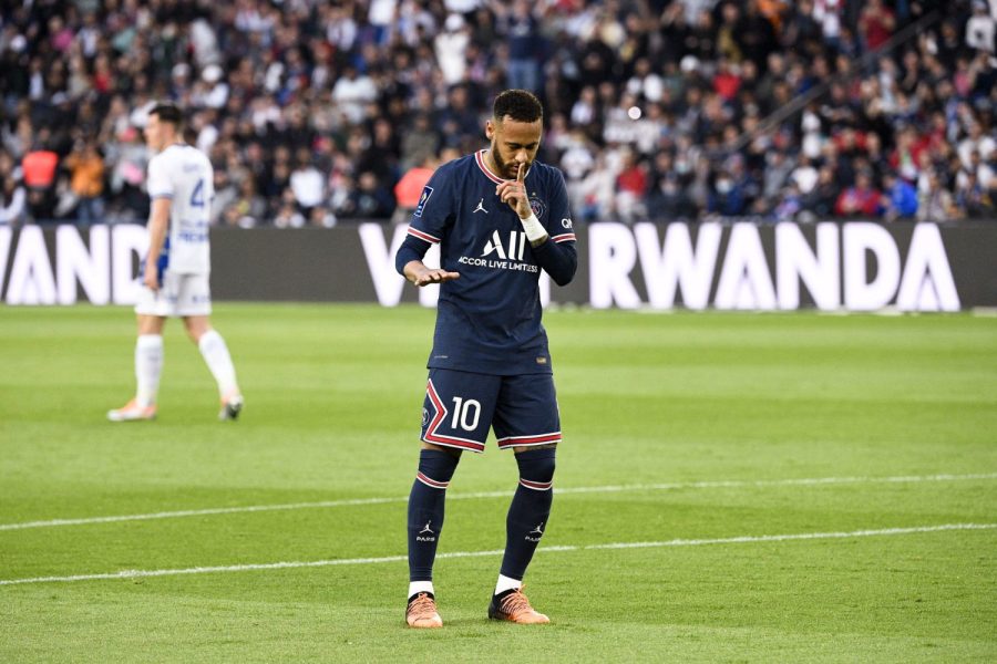 Neymar «va rester» au PSG, assure Pagliari  