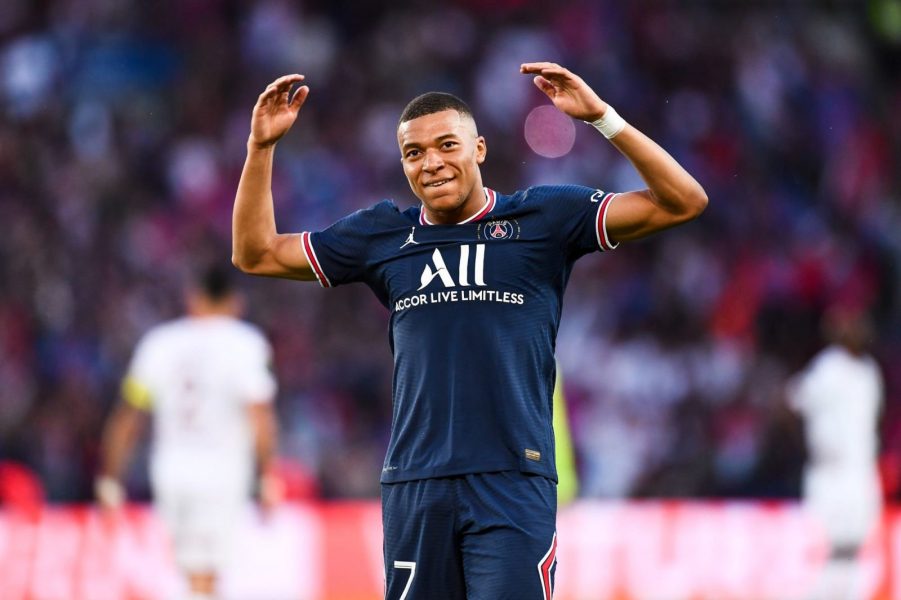 Mbappé a commencé sa préparation avec son père et ses frères à Monaco