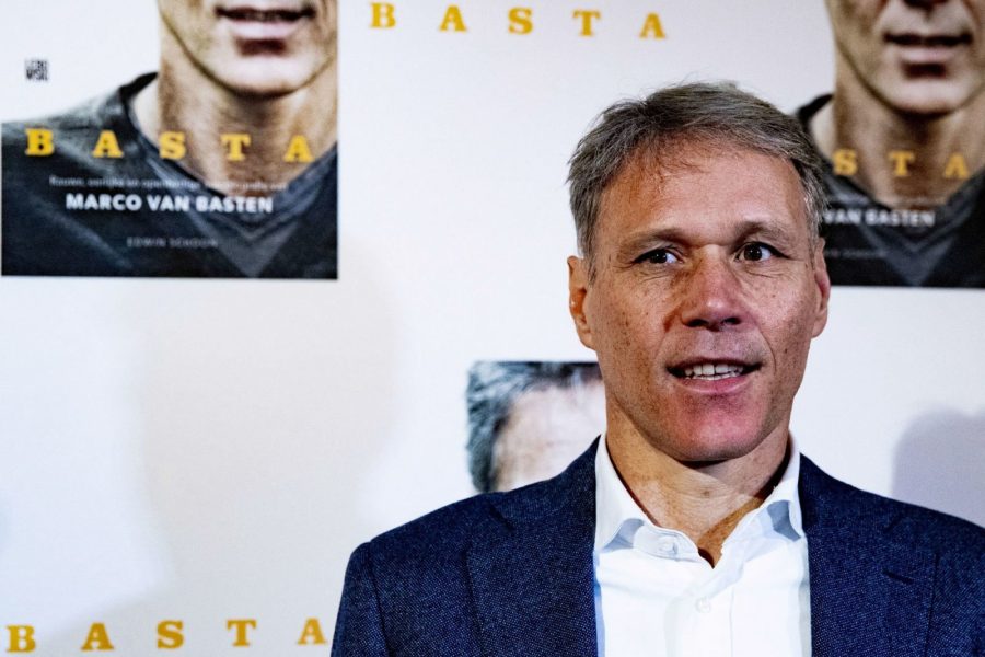 Neymar se fait démolir par Van Basten