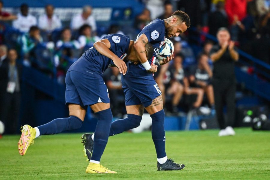 Mbappé + Neymar célébration but PSG/Monaco