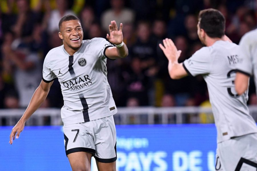 Mbappé + Messi célébration but Nantes/PSG