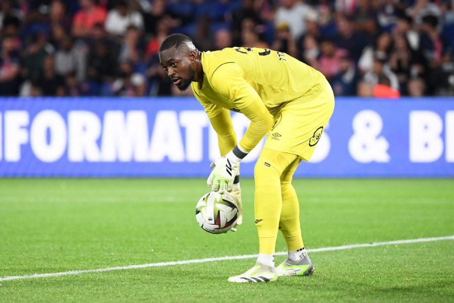 PSG/Lorient - Mvogo souligne le collectif et le pressing des Parisiens