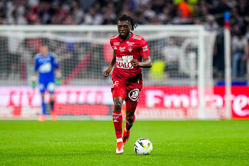 Mercato - Un défenseur de Ligue 1 dans le viseur du PSG