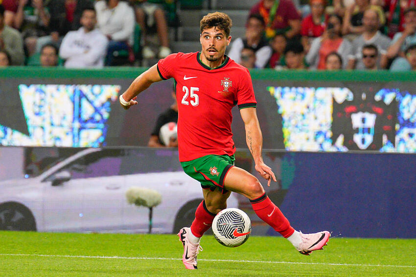 Mercato - Le PSG penserait à recruter un international portugais !