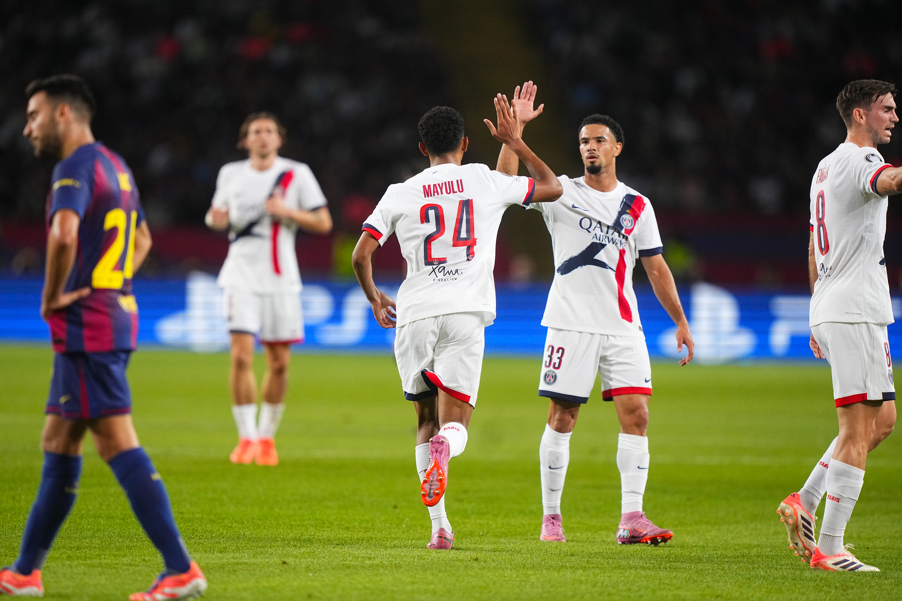 Résumé vidéo Barcelone/PSG (1-2), Paris frappe fort !