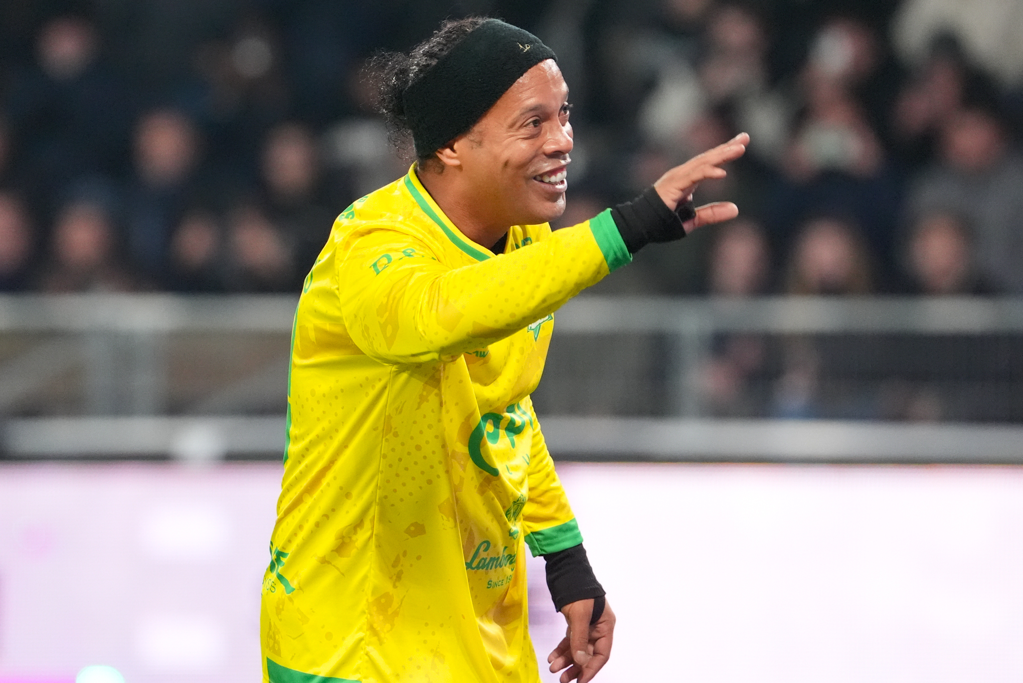 Ronaldinho clame son amour pour le PSG et lui souhaite la LDC