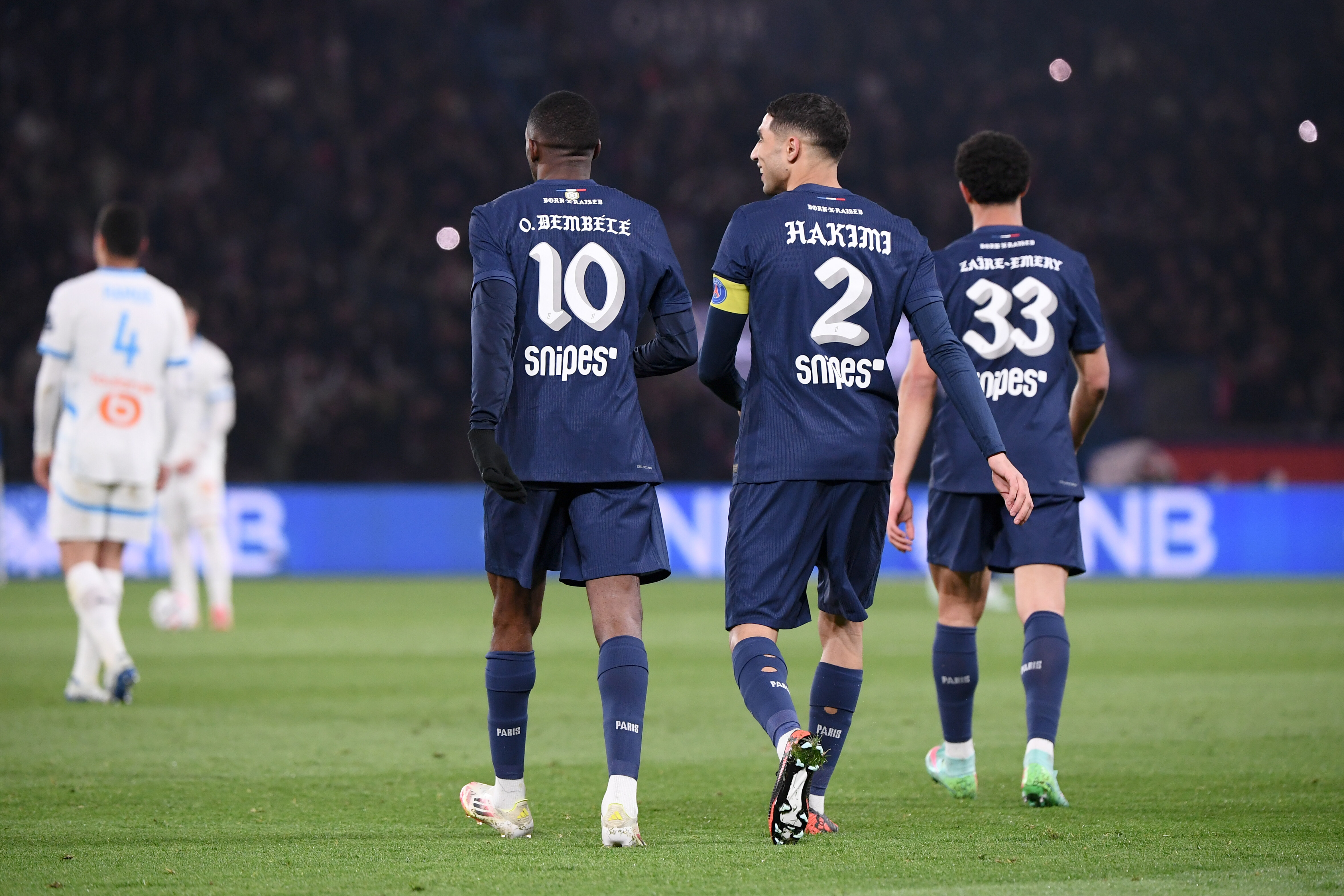 L'équipe-type de la saison en Ligue 1 de L'Equipe, le PSG prend 4 places