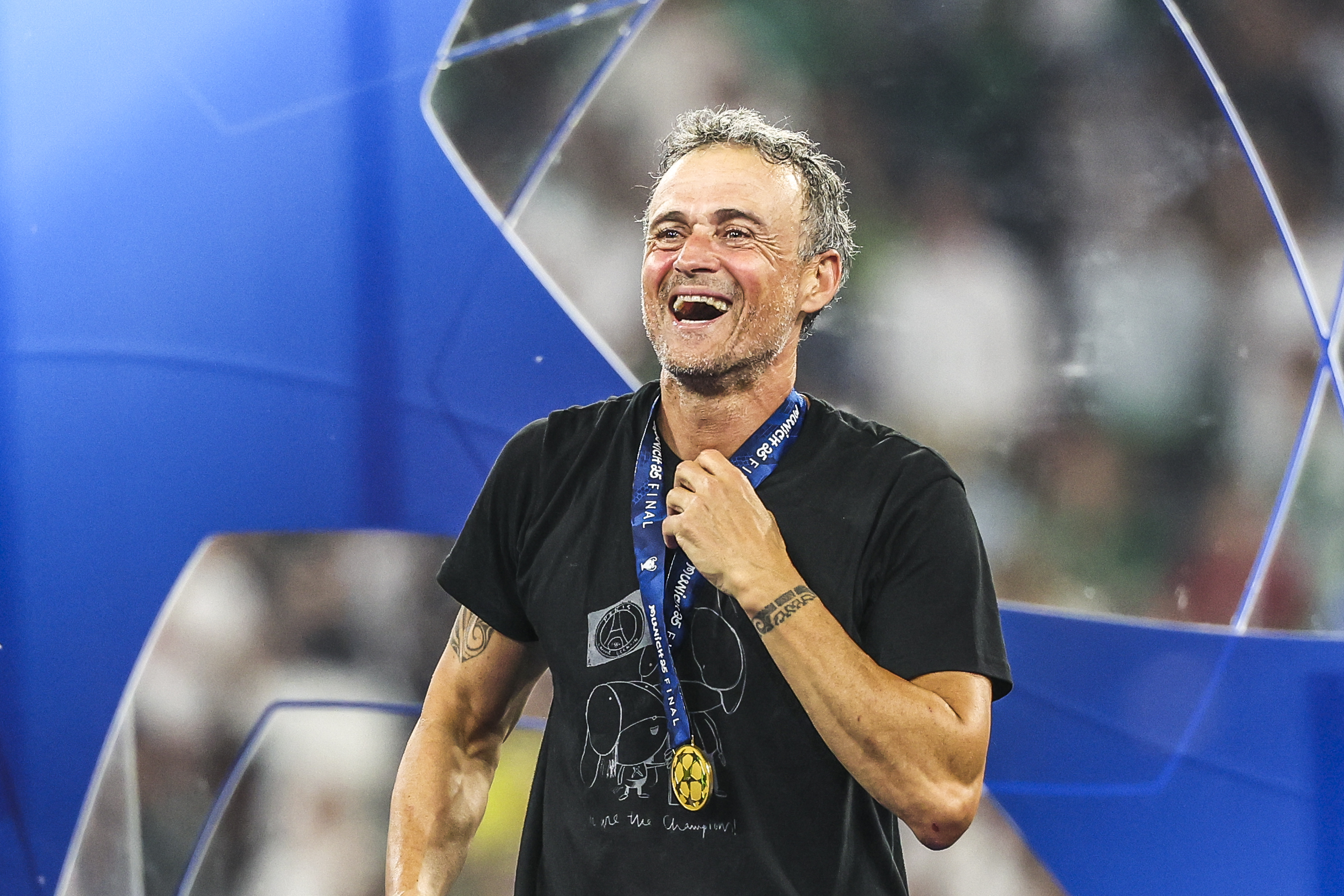 Cette légende voit le PSG continuer son règne sur l'Europe !