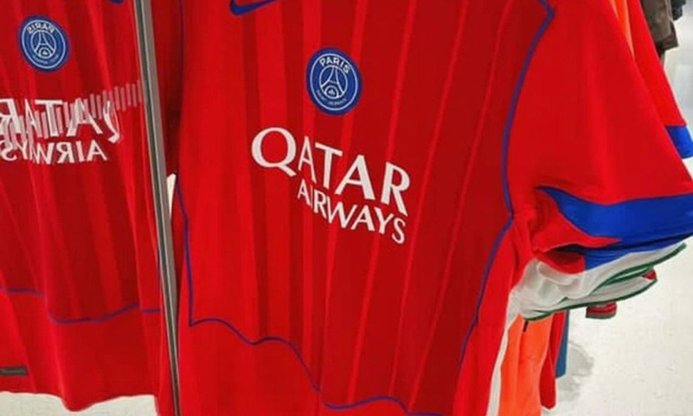 Le 3e maillot 2025/2026 du PSG en images !