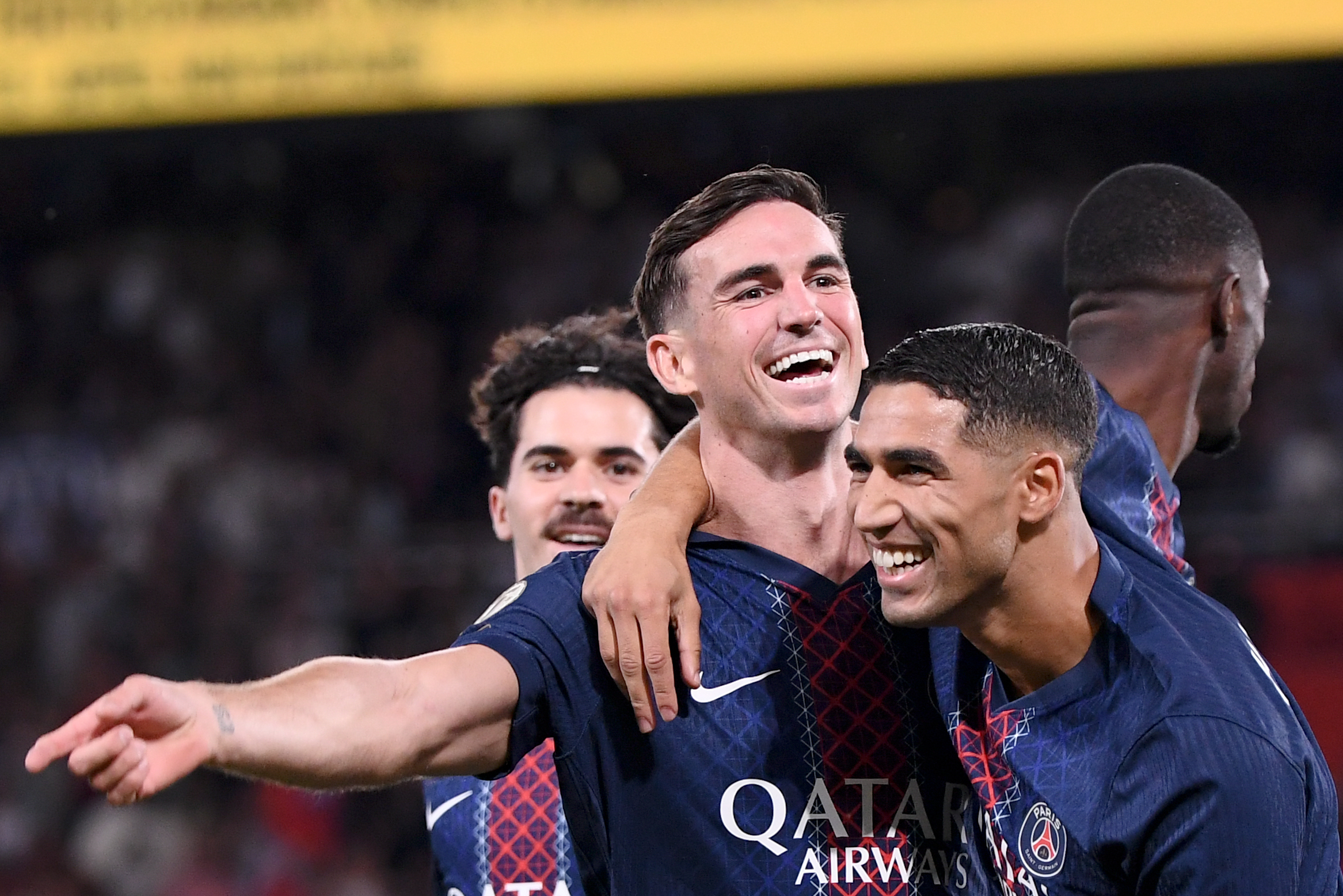 PSG/Angers - Revivez la victoire et les buts auprès des joueurs parisiens