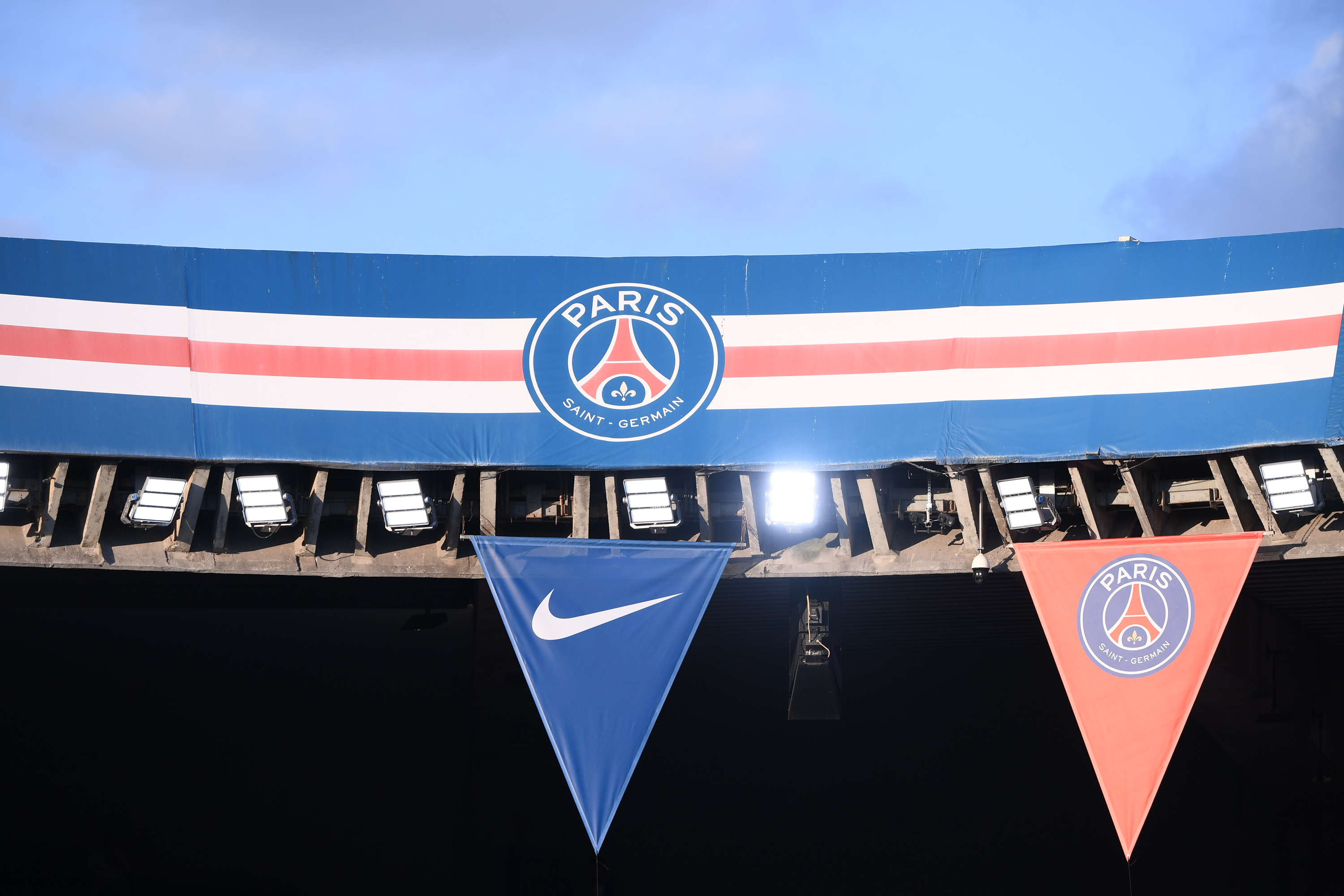 Officiel - Le PSG annonce la signature d'un jeune talent offensif