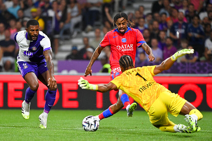 Mark MCKENZIE + Barcola Toulouse/PSG