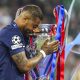 Un hommage pour Kimpembe au Parc des Princes ? La réponse tombe