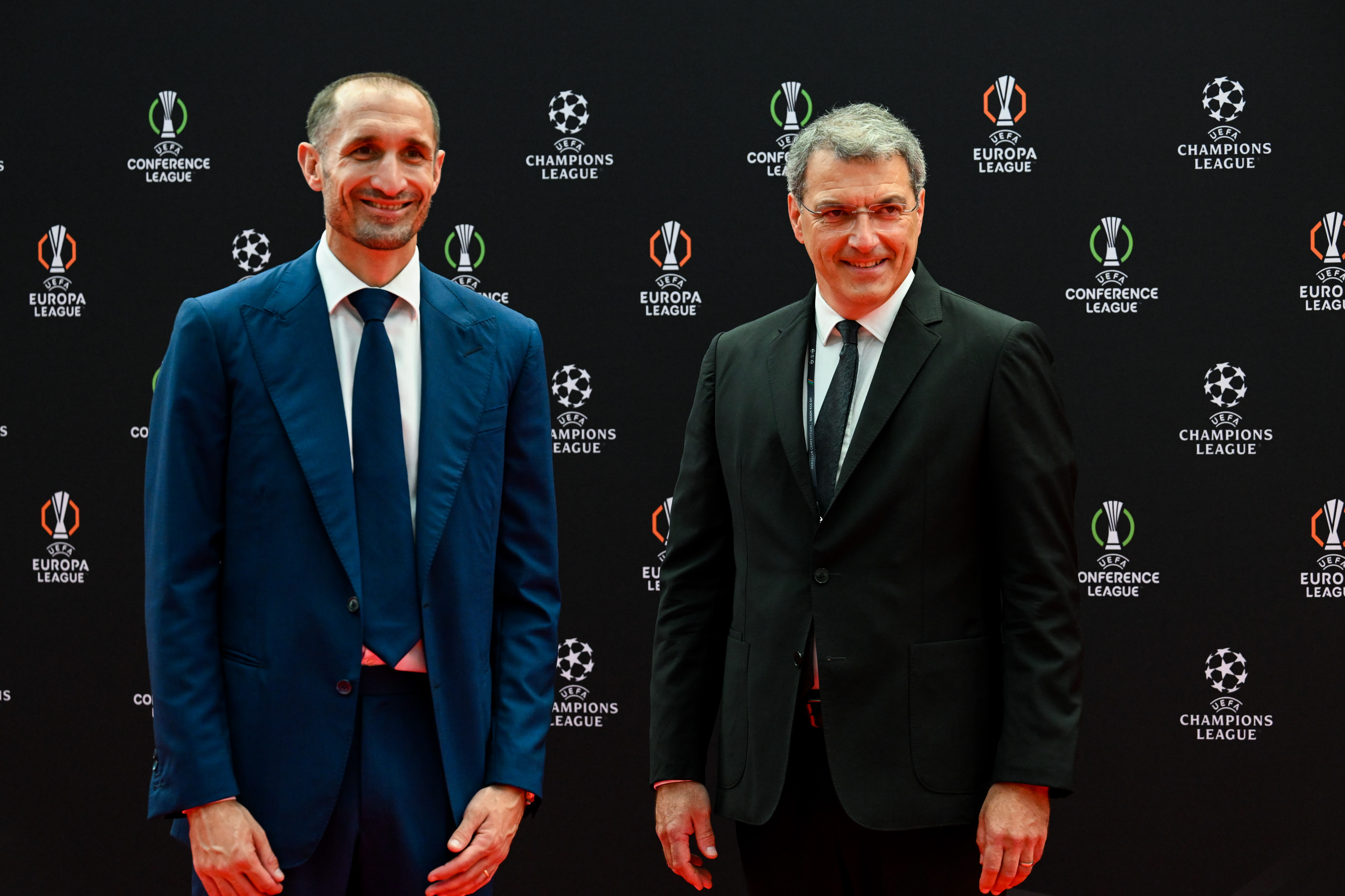 Tensions entre le PSG et la Juventus pour Kolo Muani, Comolli met les choses au clair