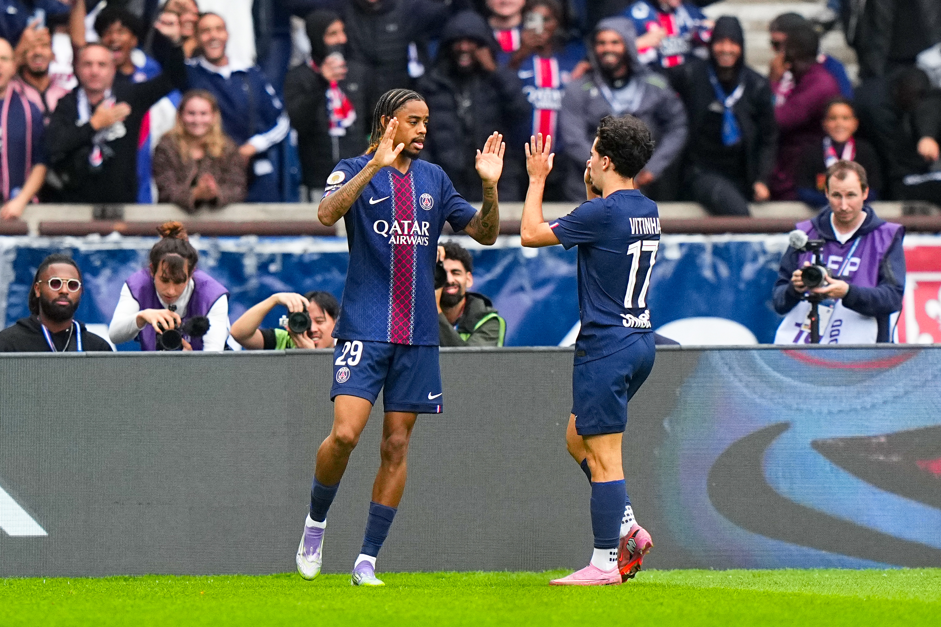 PSG/Lens - Barcola revient sur sa technique "bizarre"