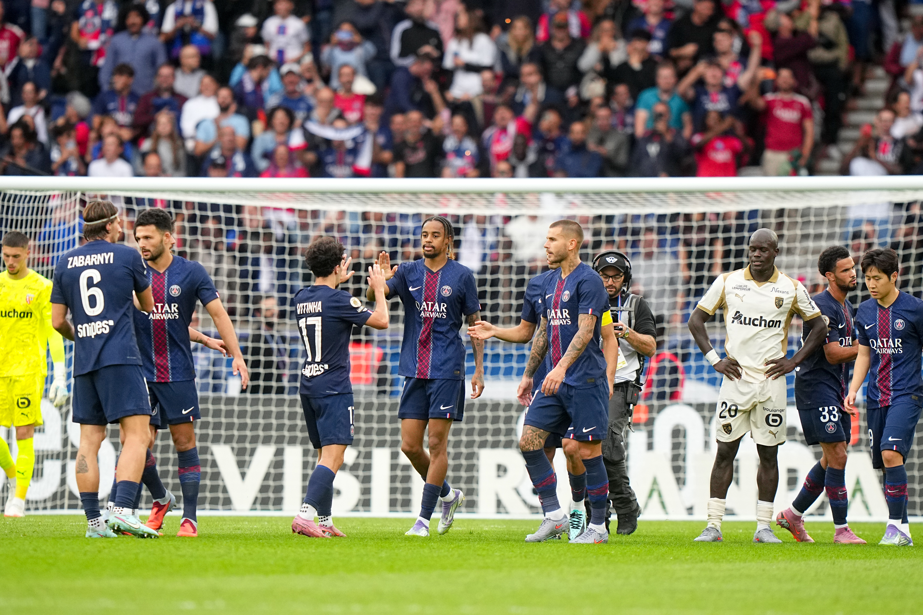 Revue de presse : PSG/Lens, Barcola et Vitinha brillent alors que l'infirmerie se remplit
