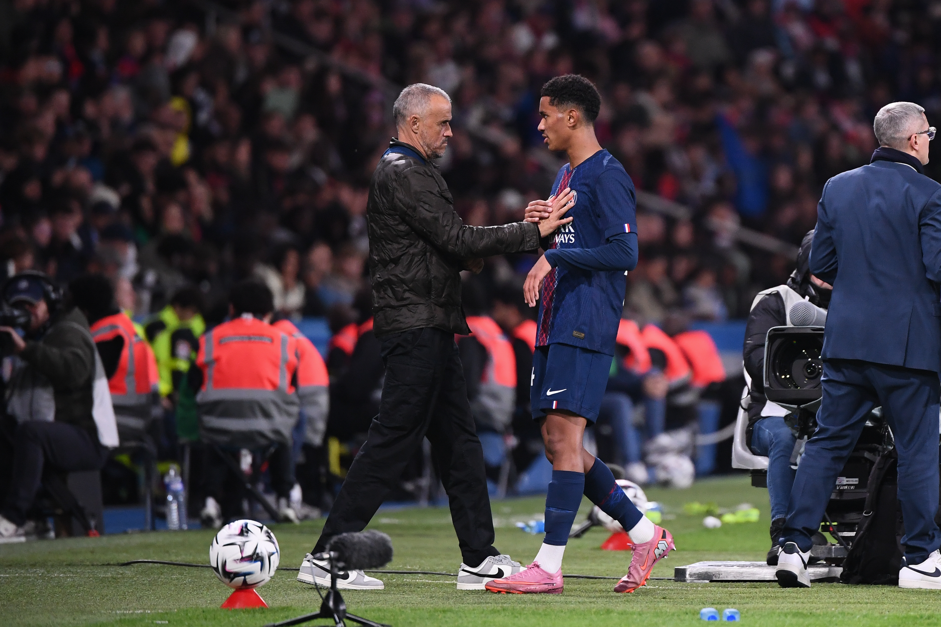 PSG/Auxerre - Mayulu ne mâche pas ses mots sur Luis Enrique et les Titis