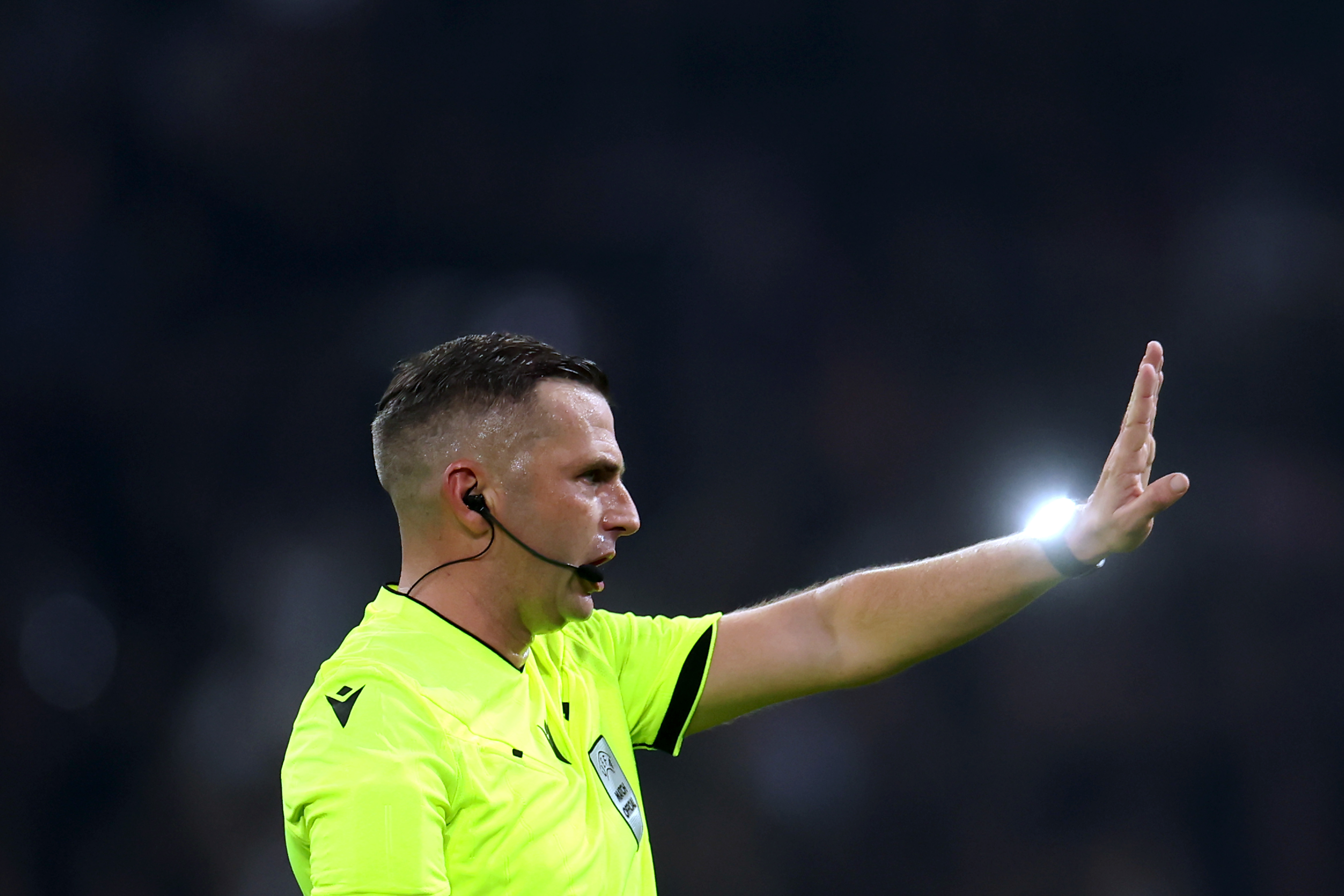 Barcelone/PSG - L'arbitre du choc désigné, ses statistiques