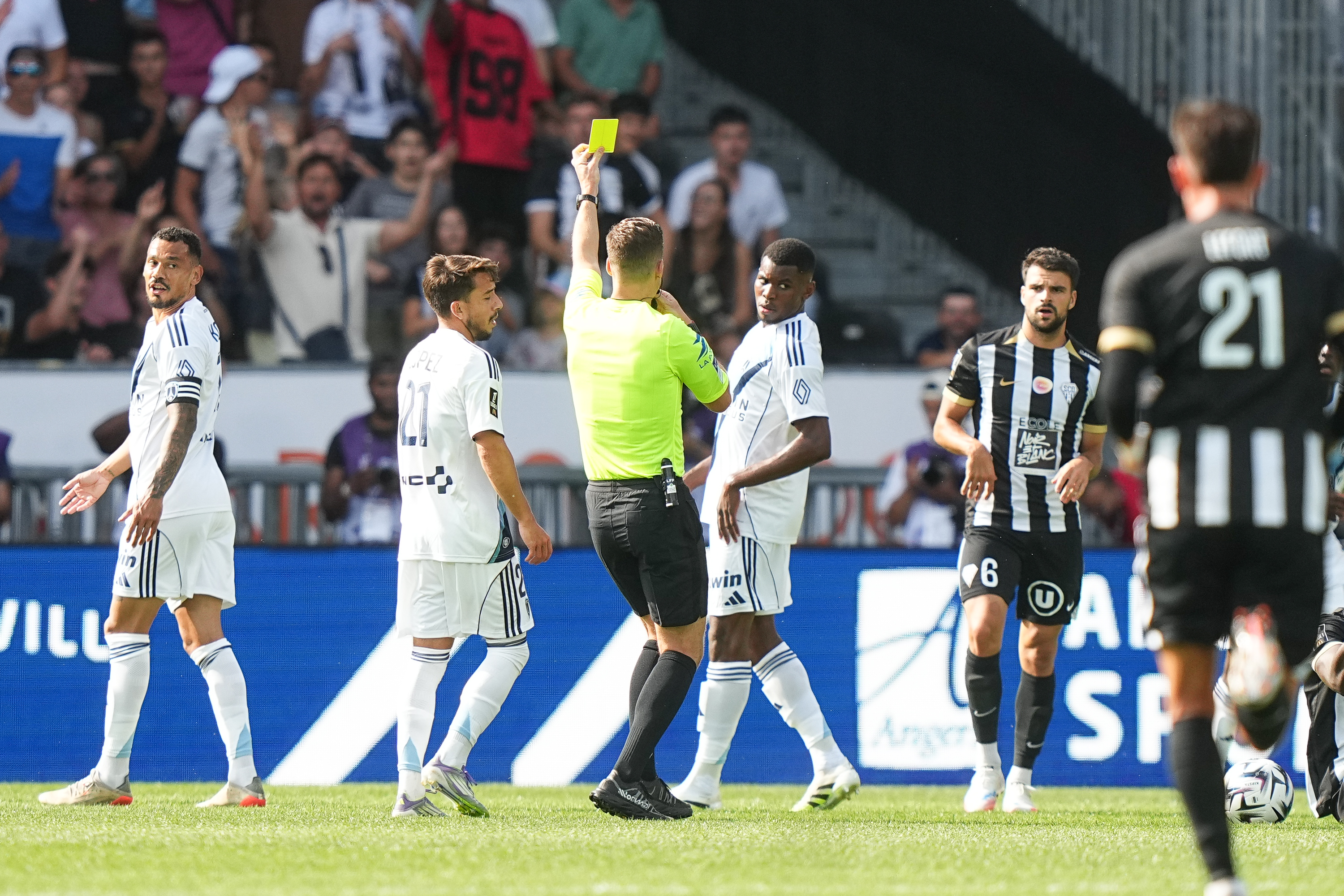 PSG/Nice - L'arbitre du match de la 11e journ&eacute;e d&eacute;sign&eacute;, ses statistiques