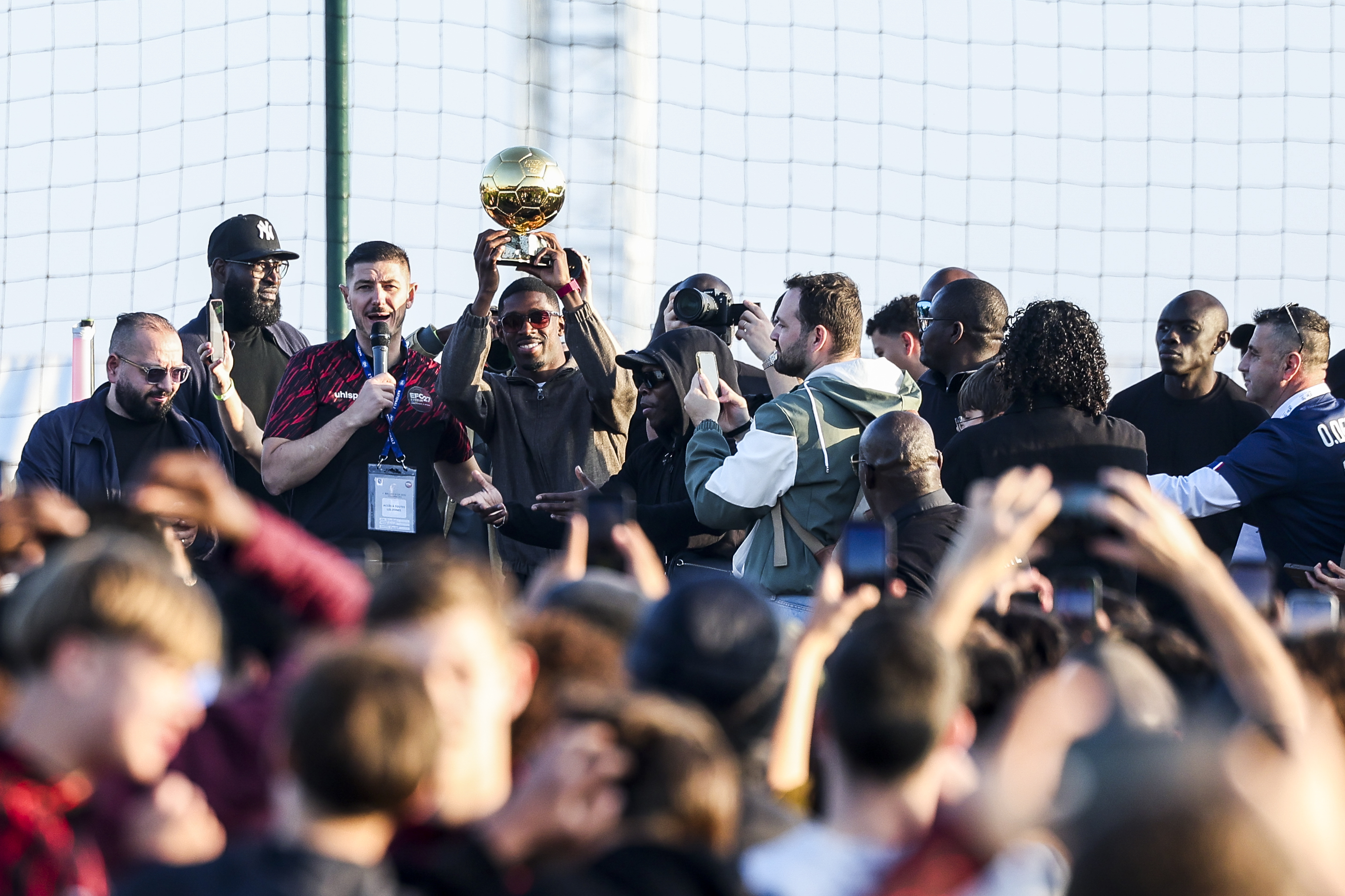 La vidéo de Dembélé qui célèbre son Ballon d'Or à Evreux