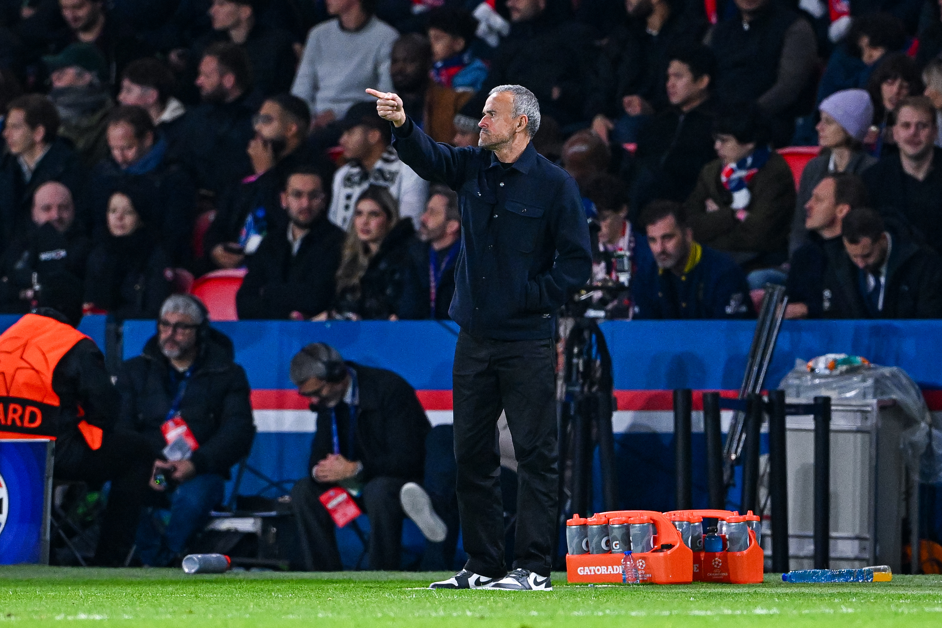 Revue de presse PSG : "bus" en débat et adaptation face aux blessures