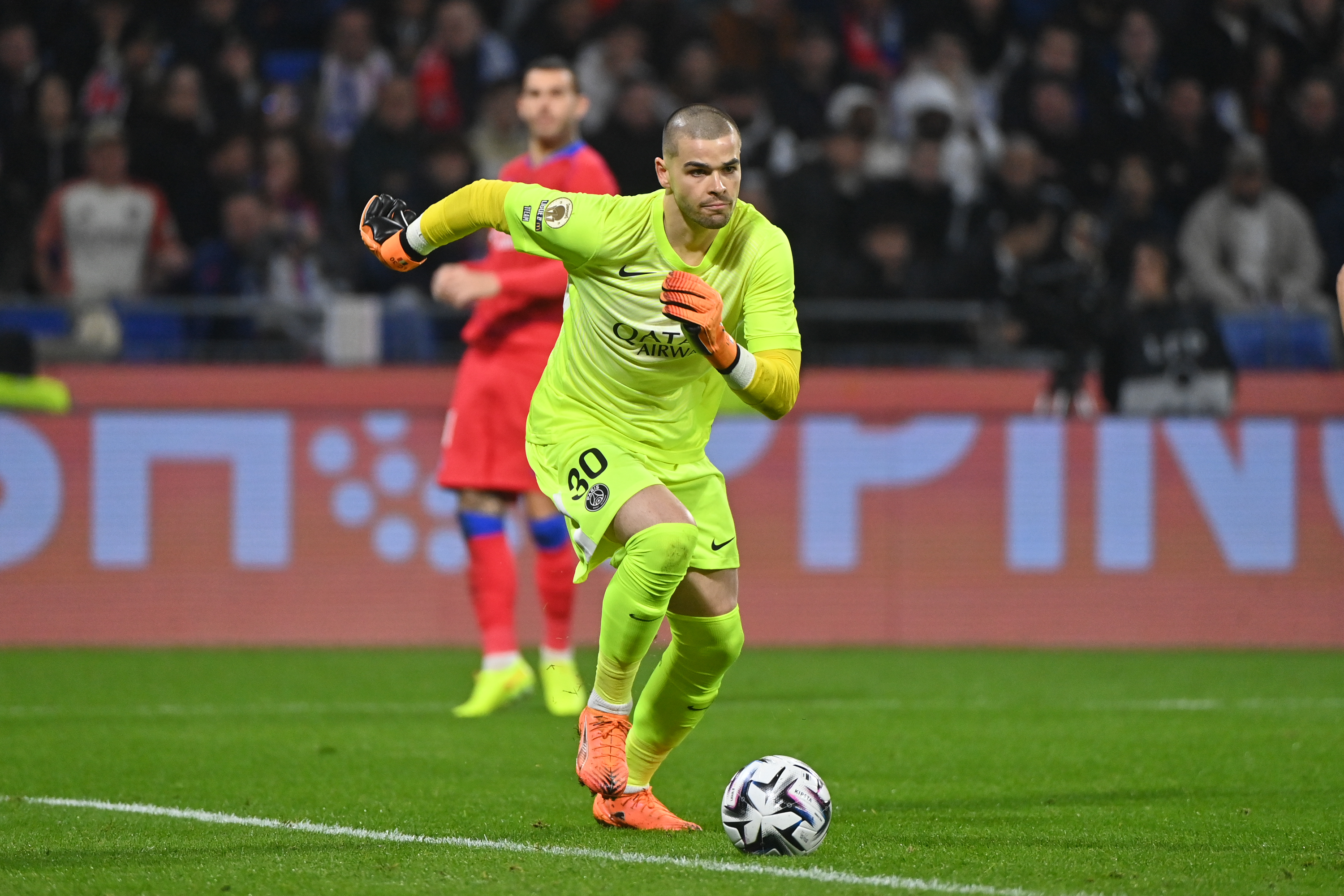 Revue de presse PSG : Chevalier dans la tourmente et l'arbitrage sous tension