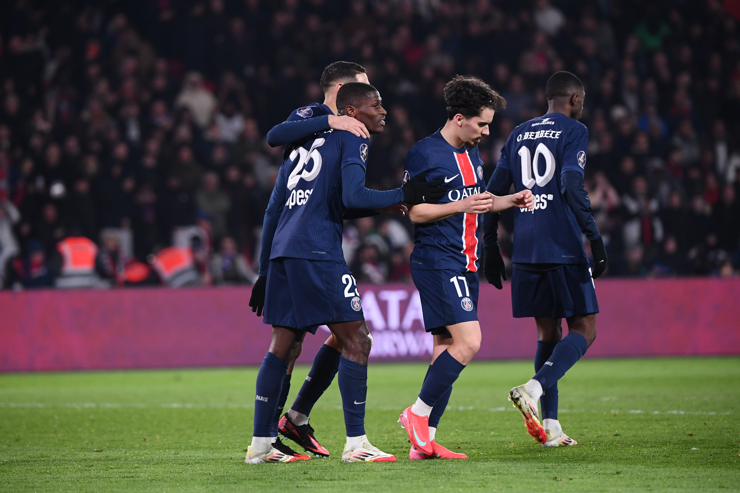 L'&eacute;quipe-type 2025 de la FIFPRO, avec 4 joueurs du PSG