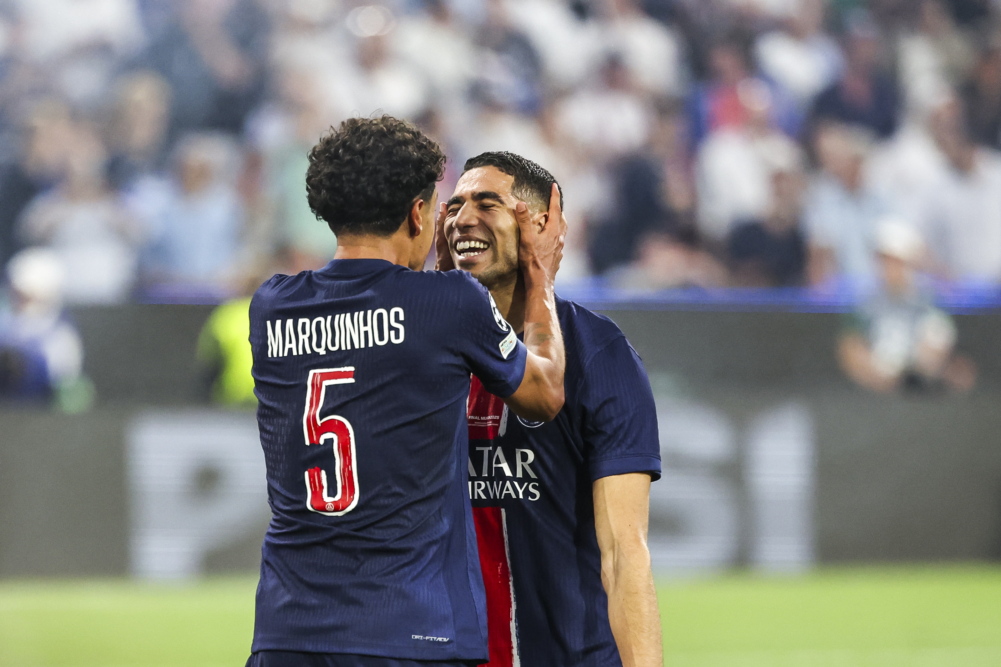 PSG - La vidéo des meilleurs moments de Hakimi pour gagner le Ballon d'Or Africain